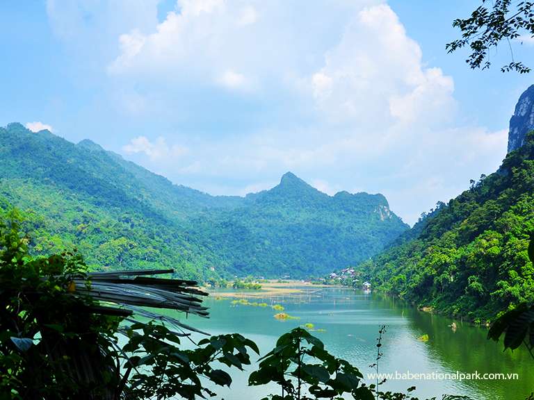 Le lac de Ba Be | Parc National De Ba Be