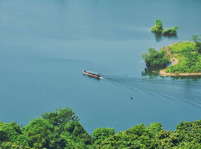 Trekking in The Natural World of Ba Be, Boat trip