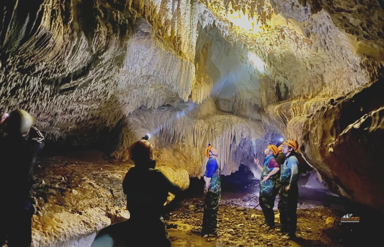 Tham Phay cave expedition - Trekking, Kayaking Ba Be lake 2 days