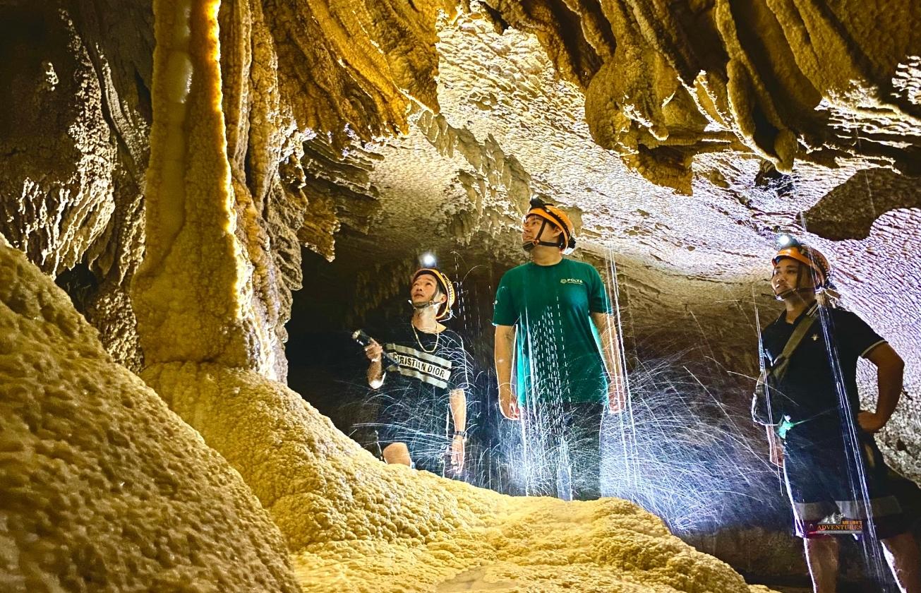 Expédition dans la grotte de Tham Phay 1 jour