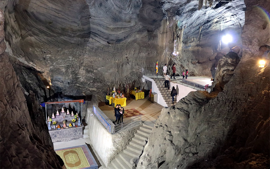 THACH LONG PAGODA, CHO MOI SUBURBAN DISTRICT