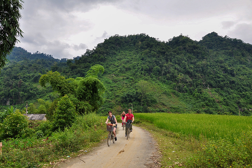 family-cycling