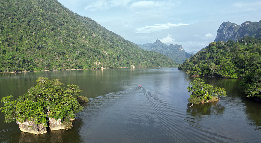 Lac Ba Be lac-ba-be