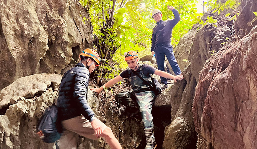 Ba Be National Park trekking & Caving 3 days